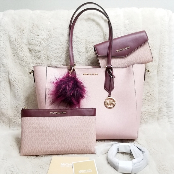Michael Kors Handbags - 🚫SOLD🚫NWT 3 PC MK LEATHER CARRY ALL BAG SET